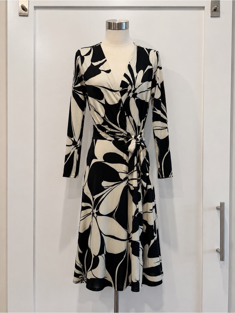 La Mer Luxe Women’s Black White Abstract Print Wrap Maxi Dress Tie Waist Size S